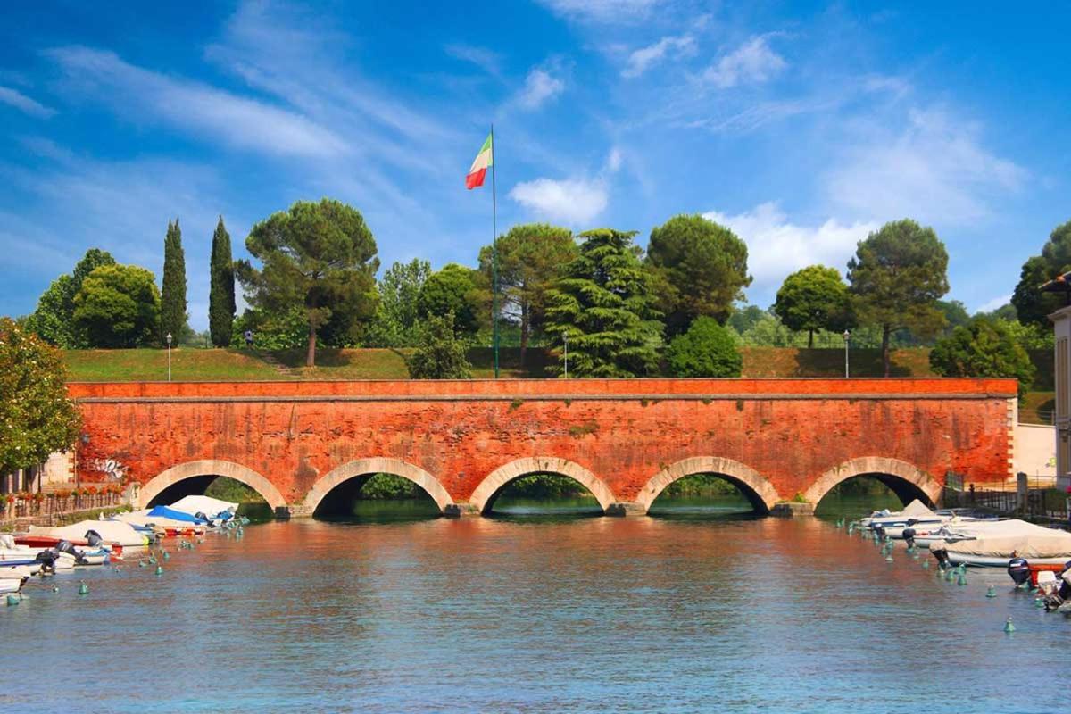 Acqua Verde Appartamenti Peschiera del Garda Eksteriør billede
