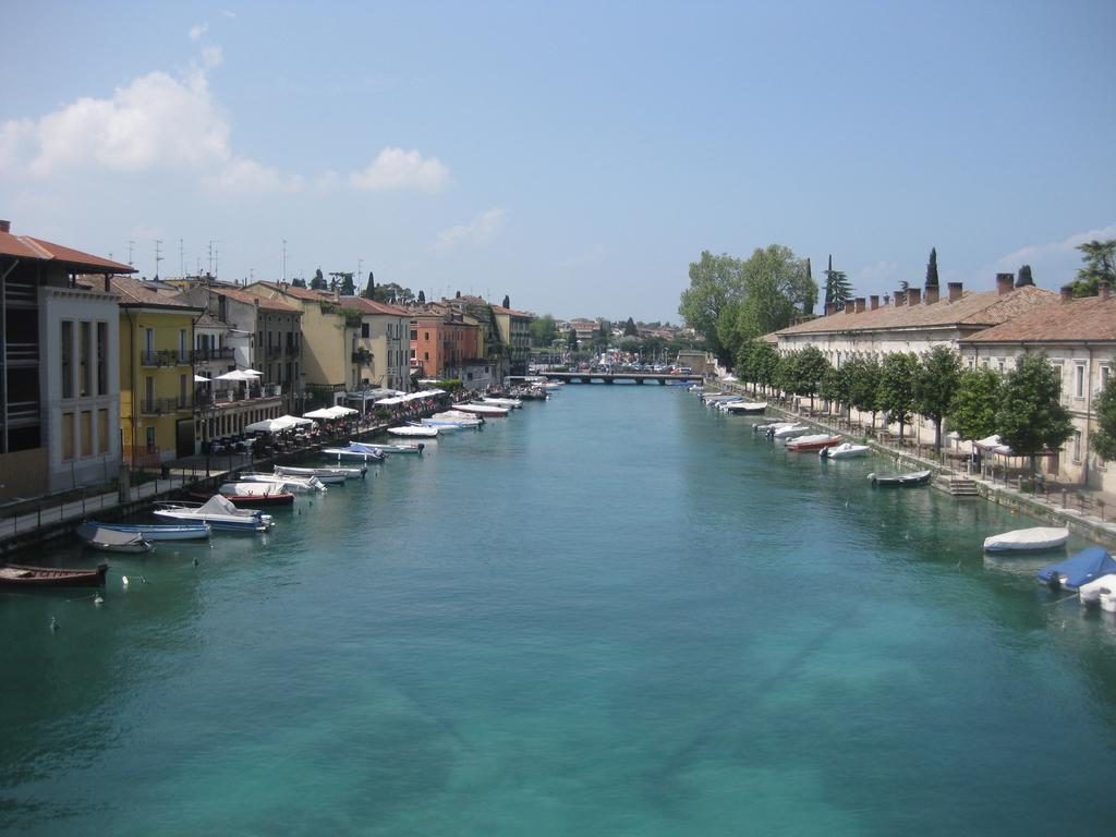 Acqua Verde Appartamenti Peschiera del Garda Eksteriør billede
