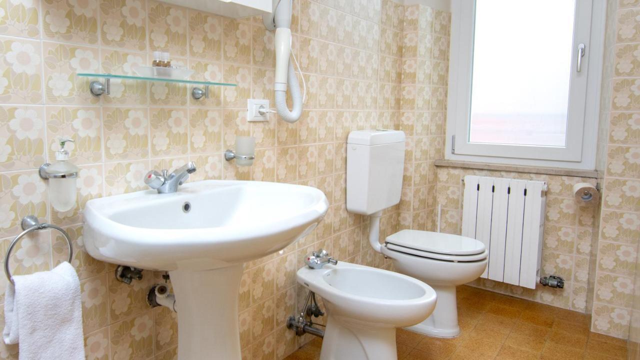 Acqua Verde Appartamenti Peschiera del Garda Eksteriør billede